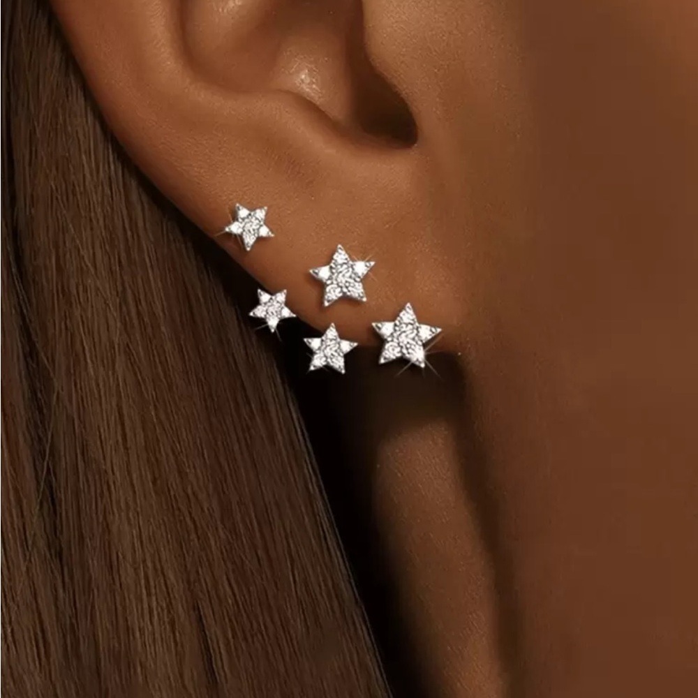 BRAND NEW ⭐️ Luxurious Silver Star-Shaped Hypoallergenic Earrings